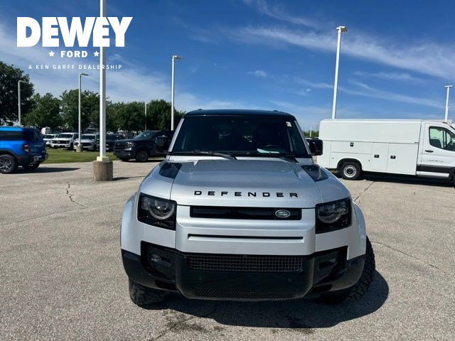 Used 2024 Land Rover Defender 110 X-Dynamic SE AWD/4WD image 2