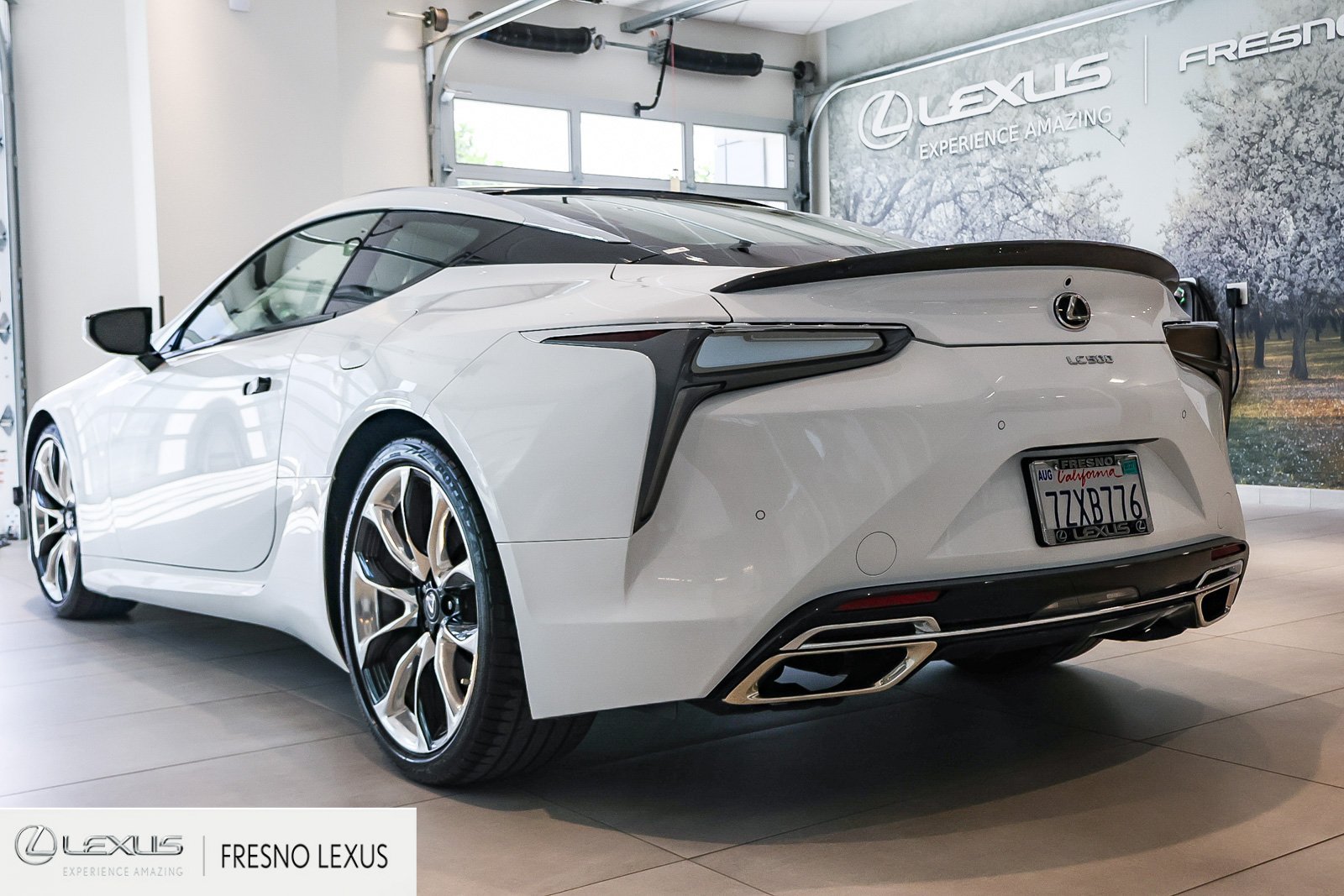 Used 2018 Lexus LC 500 Coupe w/ Sport Package RWD image 4