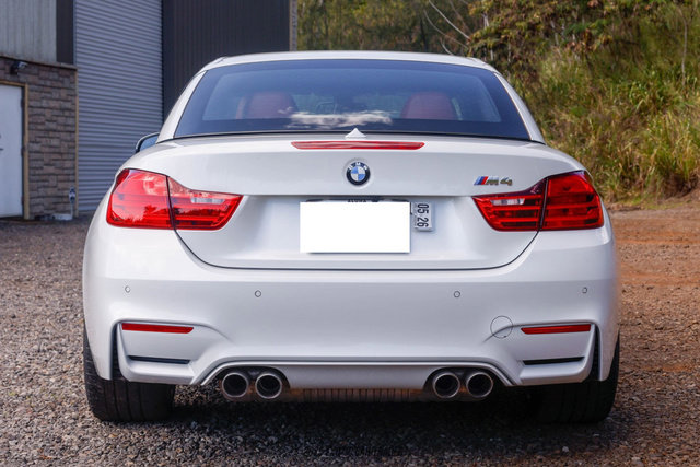 Used 2015 BMW M4 Convertible image 25