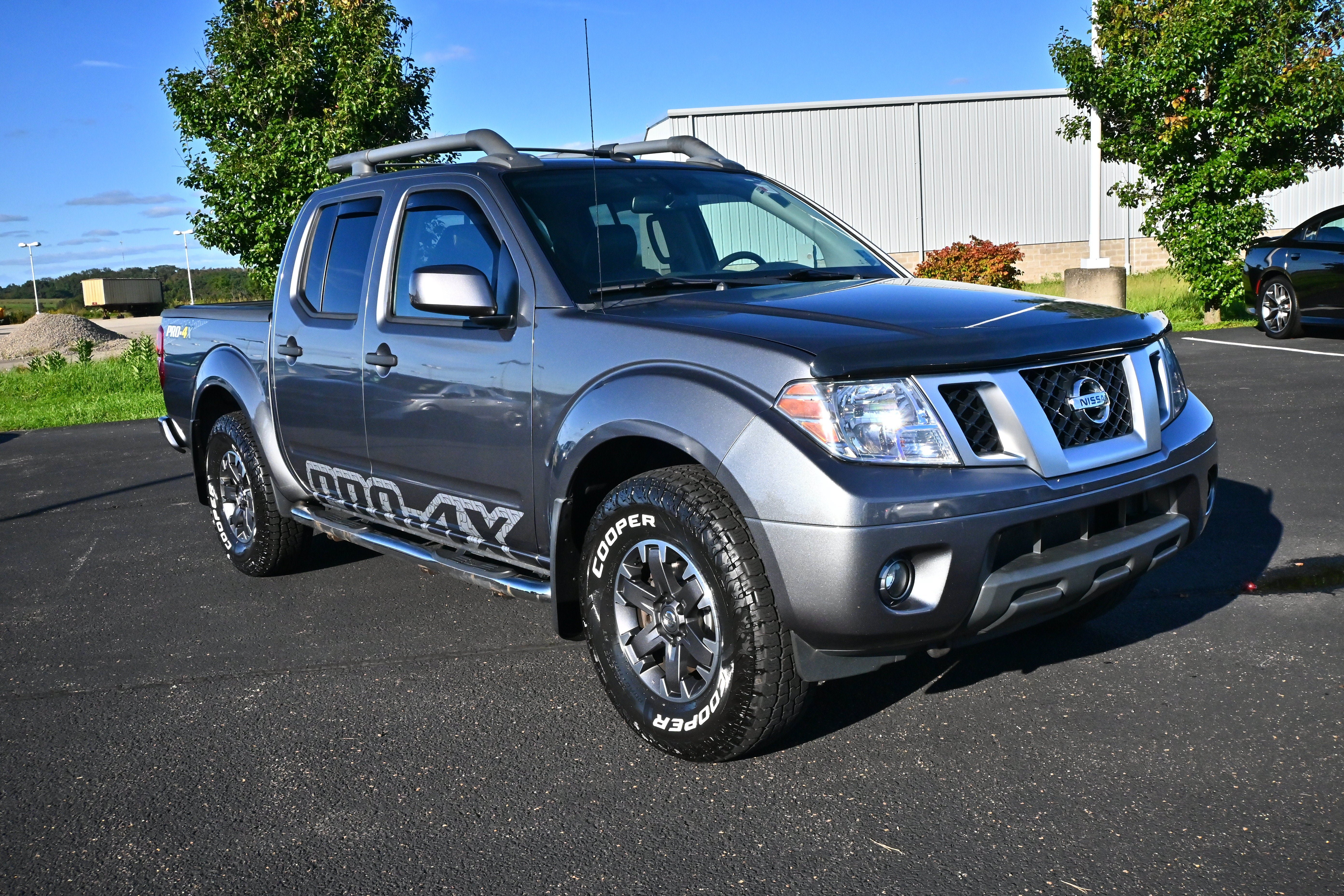 Used 2020 Nissan Frontier PRO-4X w/ Pro-4x Utility Package AWD/4WD image 2