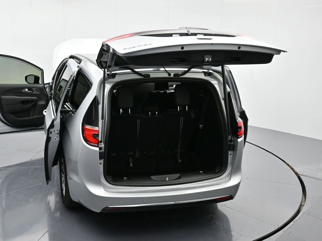 New 2026 Chrysler Pacifica Select FWD image 42