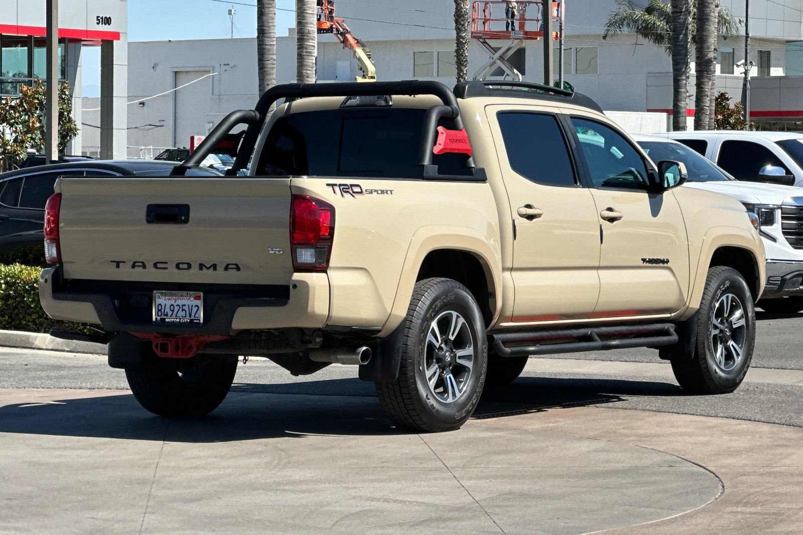 Used 2019 Toyota Tacoma TRD Sport w/ Exterior Package RWD image 4