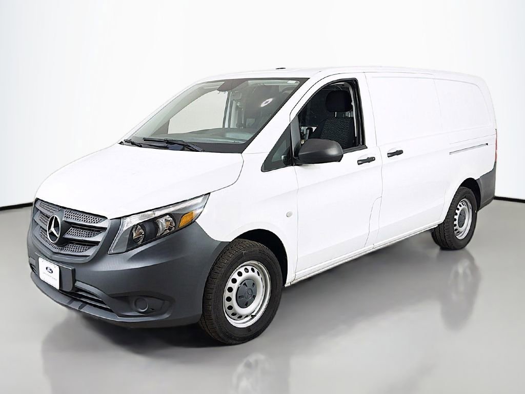 Used 2022 Mercedes-Benz Metris image 3