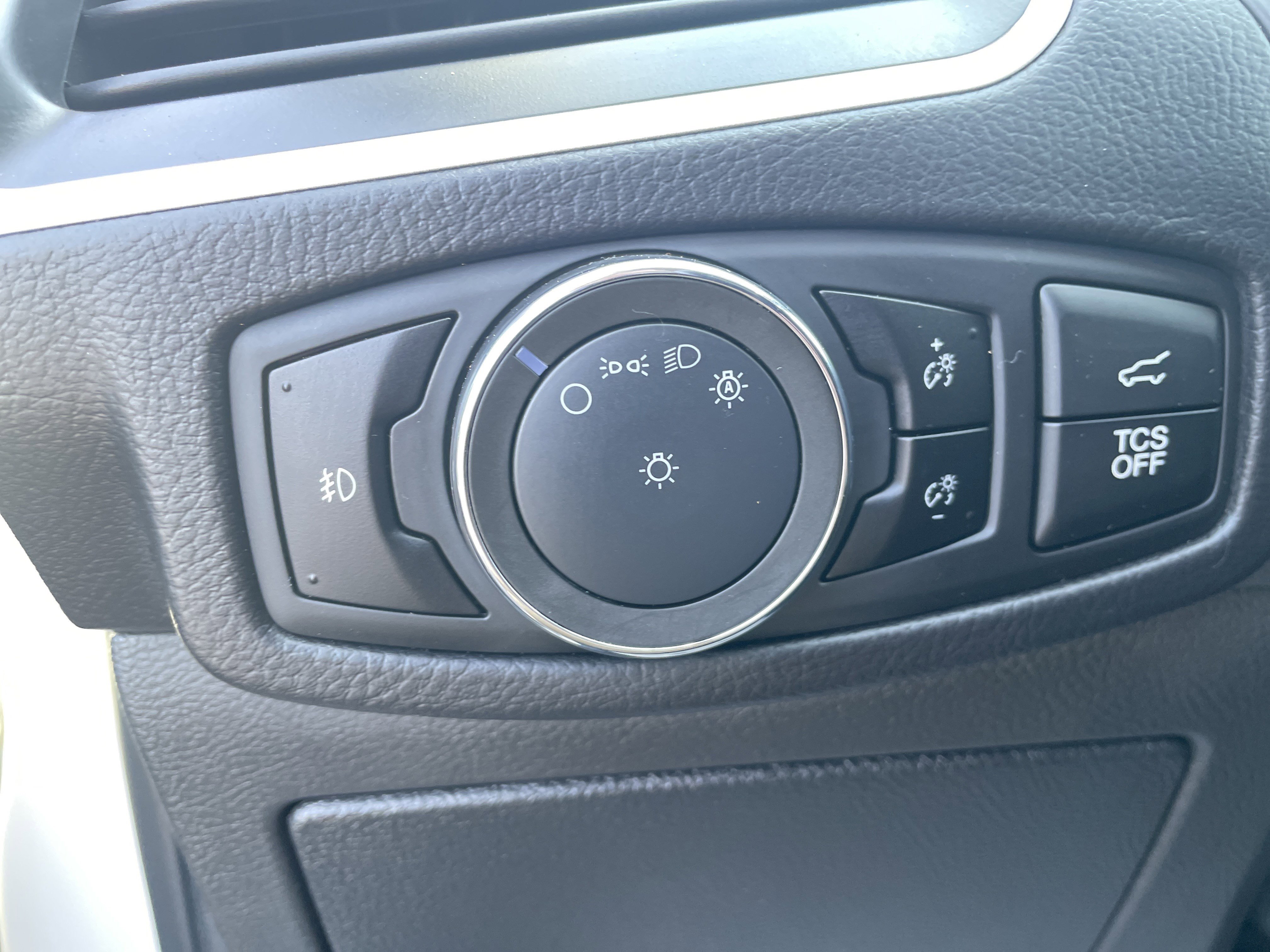 Used 2024 Ford Edge SEL w/ Convenience Package image 11