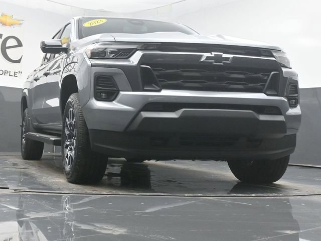Used 2023 Chevrolet Colorado LT w/ LT Convenience Package III image 3