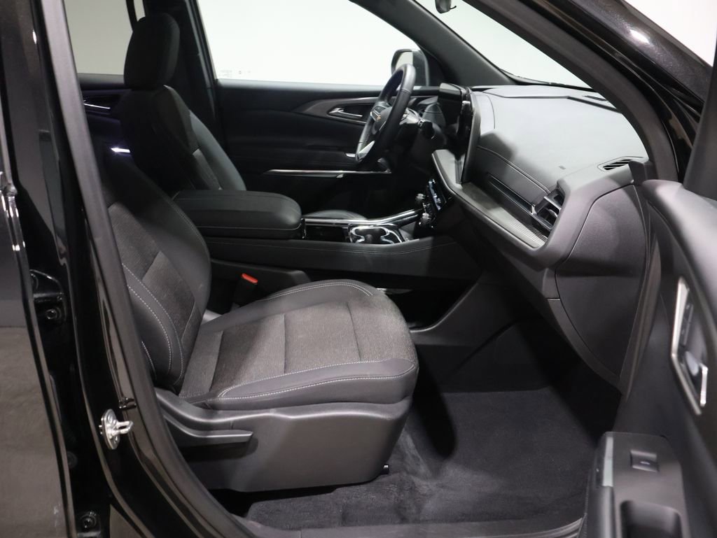 Used 2024 Chevrolet Traverse LT image 24