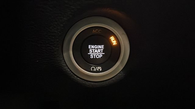 Used 2023 Chrysler Pacifica Pinnacle FWD image 40