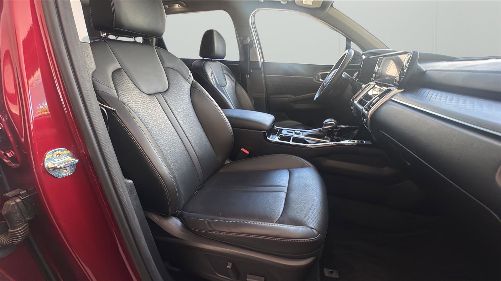Used 2023 Kia Sorento SX AWD/4WD image 14