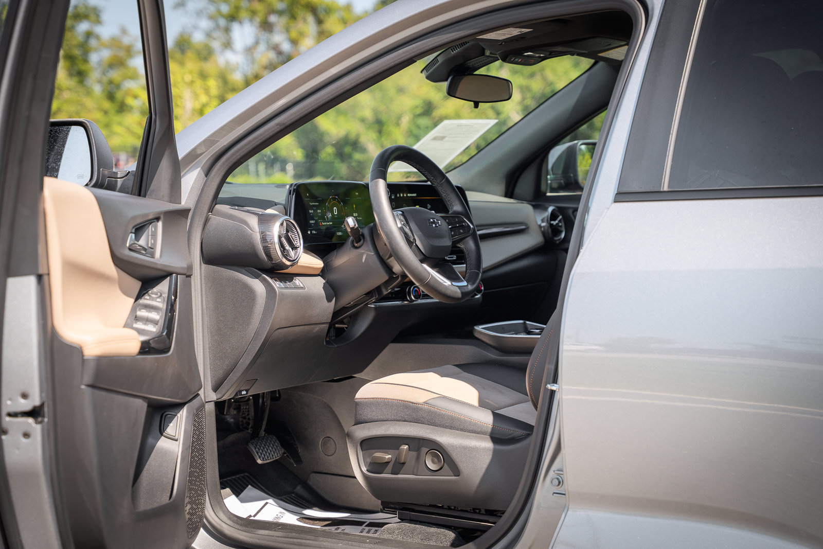 Used 2026 Chevrolet Equinox ACTIV FWD image 24