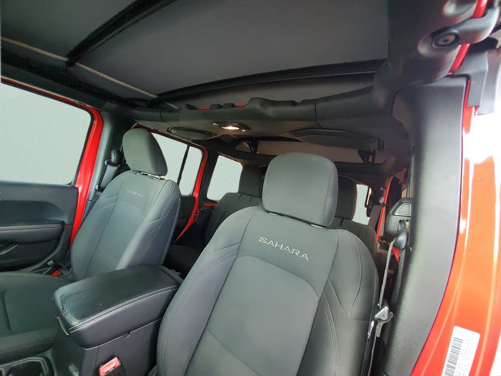 Used 2018 Jeep Wrangler Unlimited Sahara AWD/4WD image 17