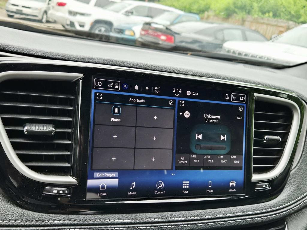 Used 2025 Chrysler Pacifica Select FWD image 25