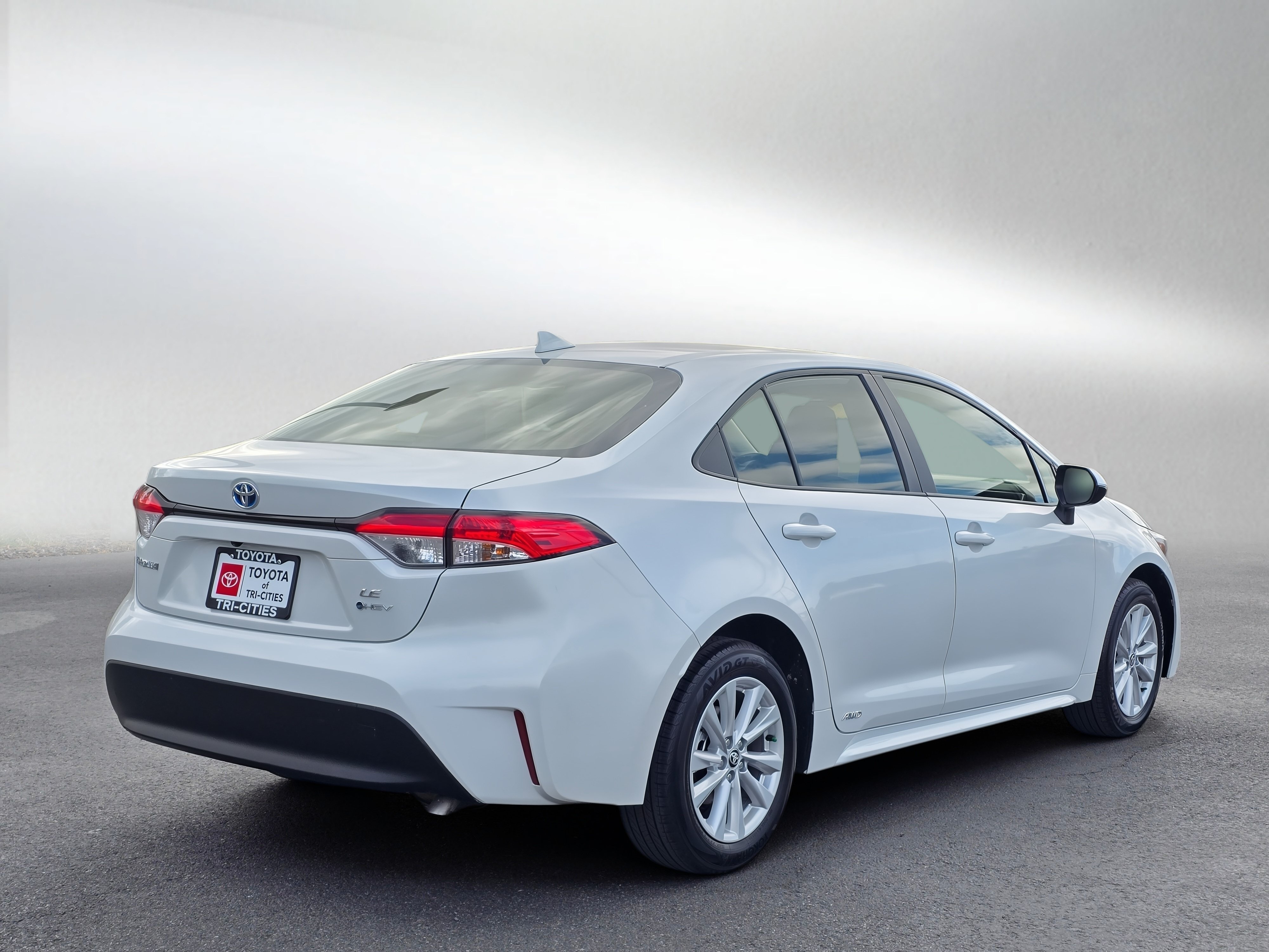 Certified 2025 Toyota Corolla LE w/ LE Premium Package AWD/4WD image 5