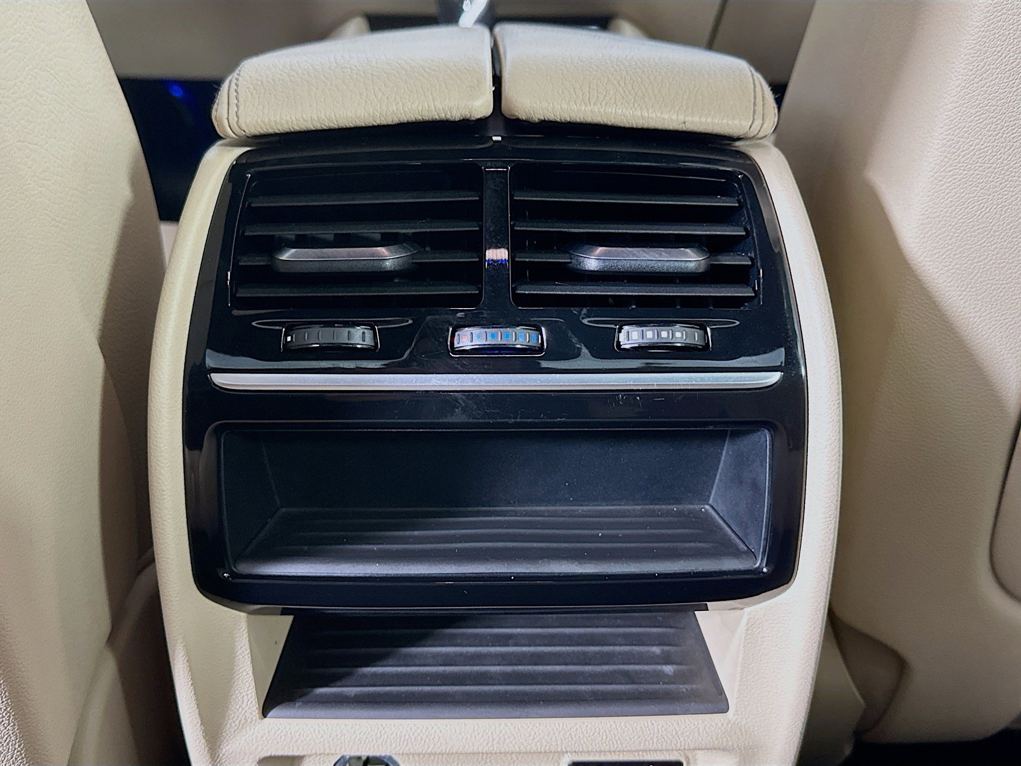 Used 2020 BMW 530i w/ Convenience Package image 29