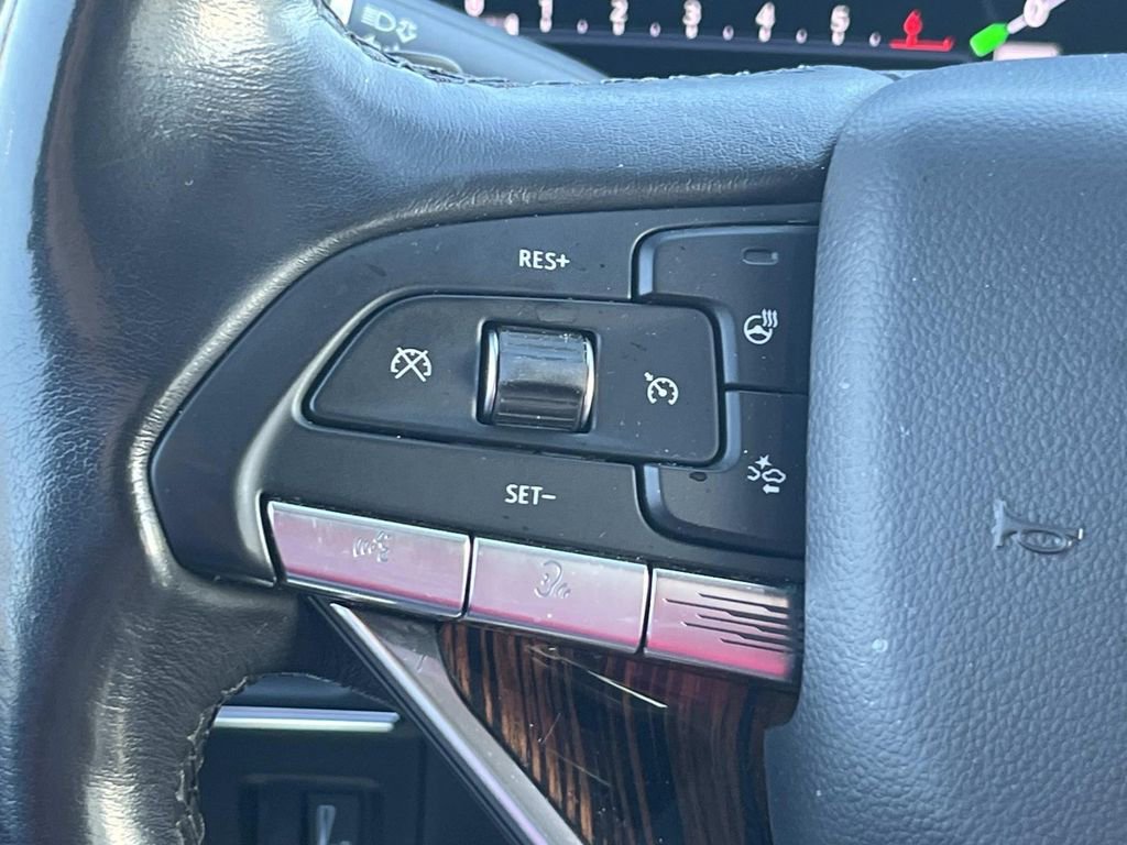 Used 2021 Cadillac Escalade Premium Luxury w/ Performance Package image 32