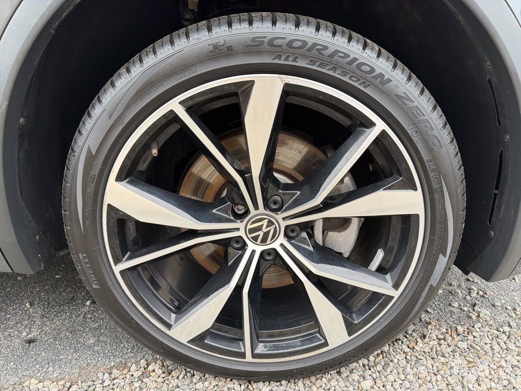Used 2022 Volkswagen Tiguan SEL R-Line image 50