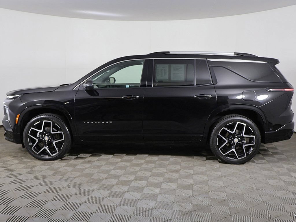 Used 2025 Chevrolet Traverse High Country w/ LPO, Cargo Package AWD/4WD image 20