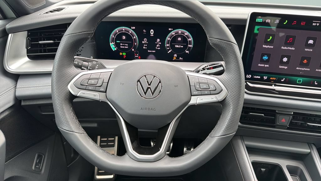 New 2026 Volkswagen Tiguan SE R-Line FWD image 10