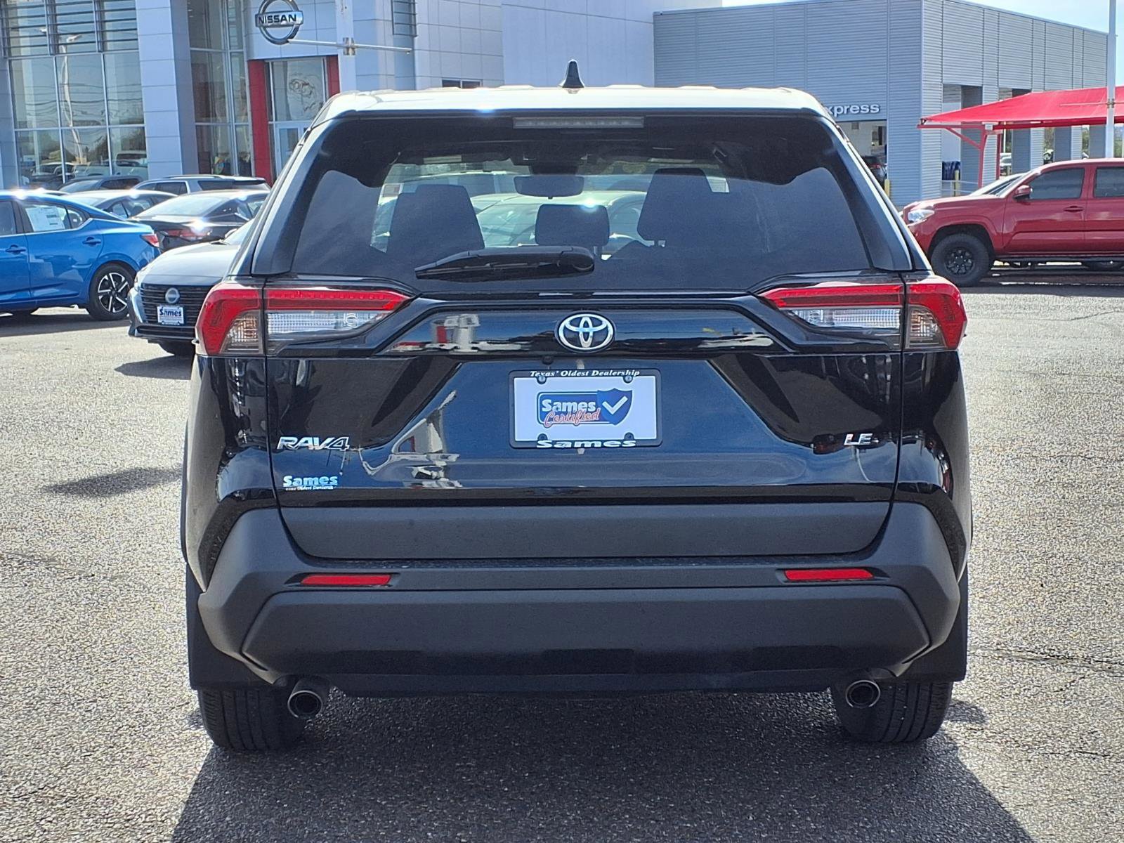 Used 2023 Toyota RAV4 LE image 6