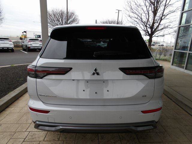New 2026 Mitsubishi Outlander SE image 6