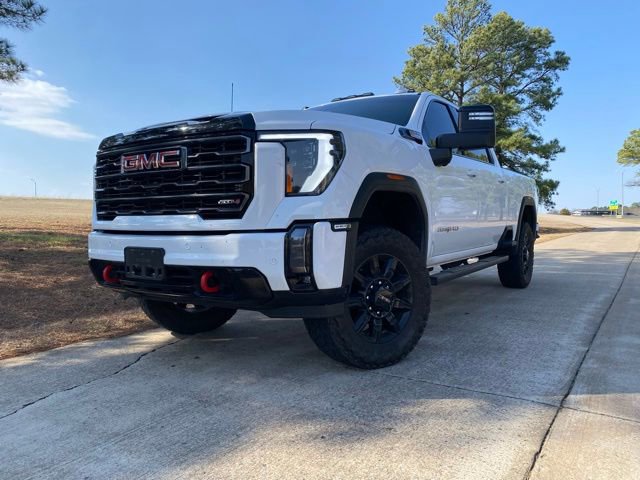 Used 2024 GMC Sierra 2500 AT4 w/ AT4 Preferred Package AWD/4WD image 2