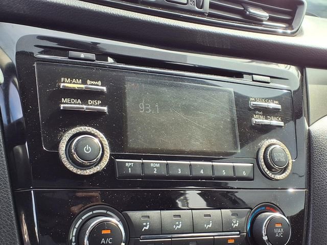 Used 2018 Nissan Rogue Sport S image 5