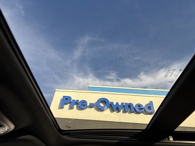 Used 2018 Jeep Grand Cherokee Limited w/ Luxury Group II image 21