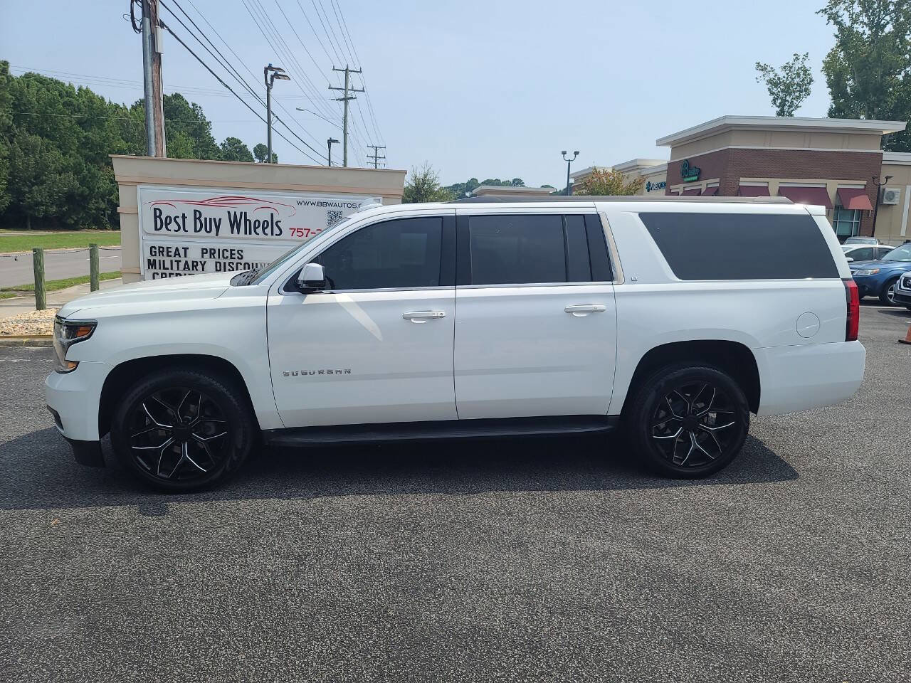 Used 2019 Chevrolet Suburban LT AWD/4WD image 4