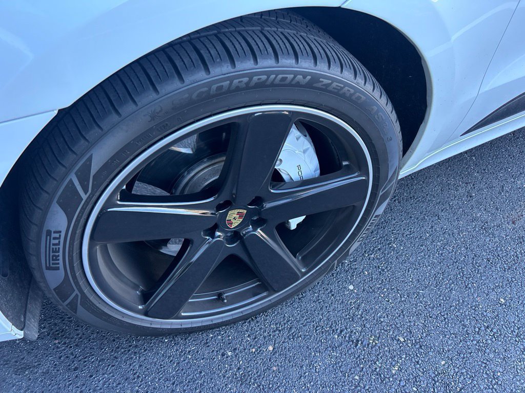 Used 2020 Porsche Macan Turbo AWD/4WD image 2