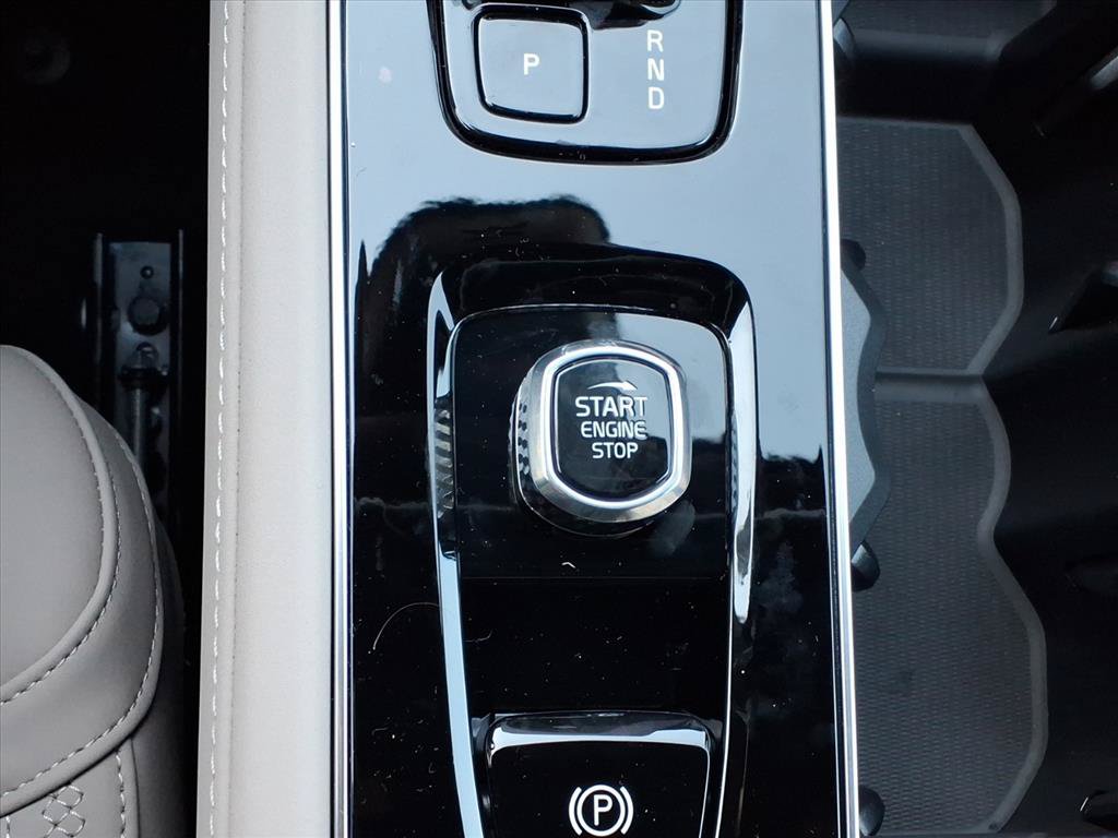 New 2026 Volvo XC90 B6 Plus w/ Protection Package Premier AWD/4WD image 20
