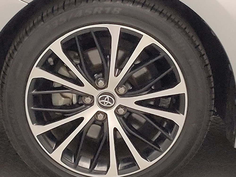 Used 2019 Toyota Camry SE image 31