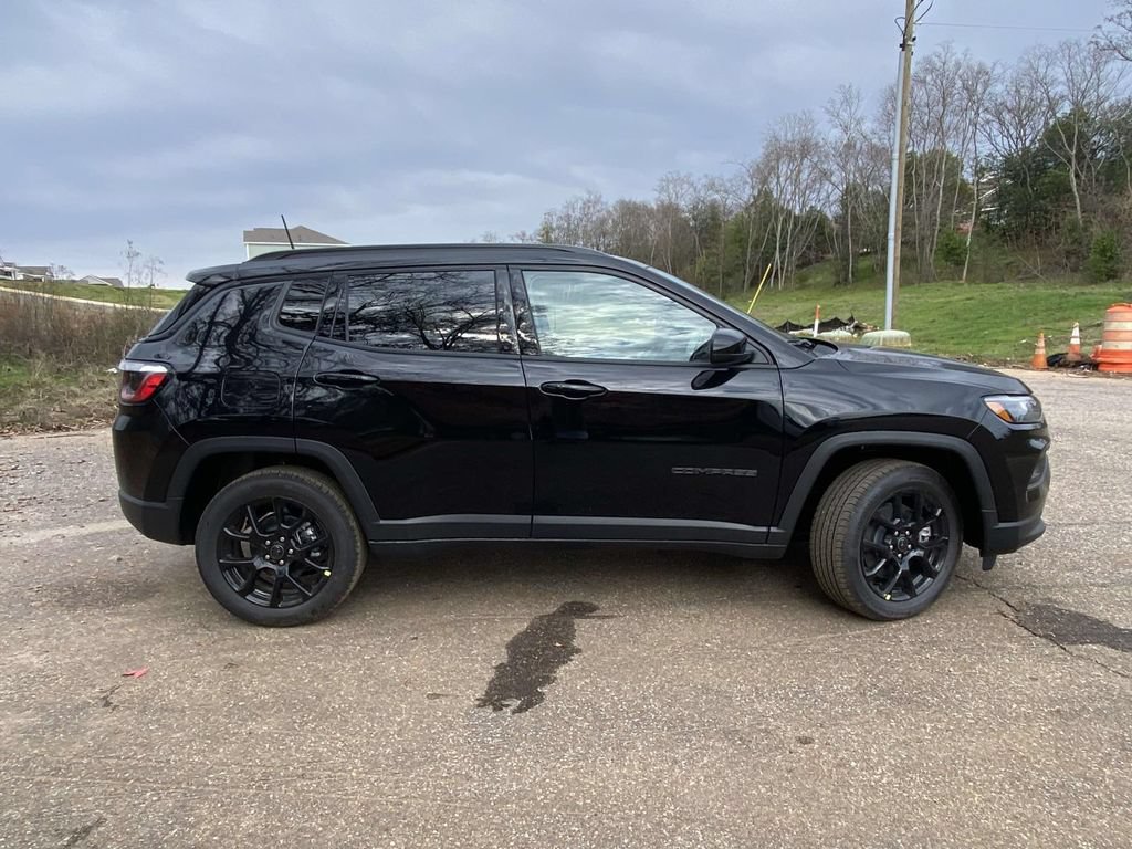 New 2026 Jeep Compass Latitude AWD/4WD image 37