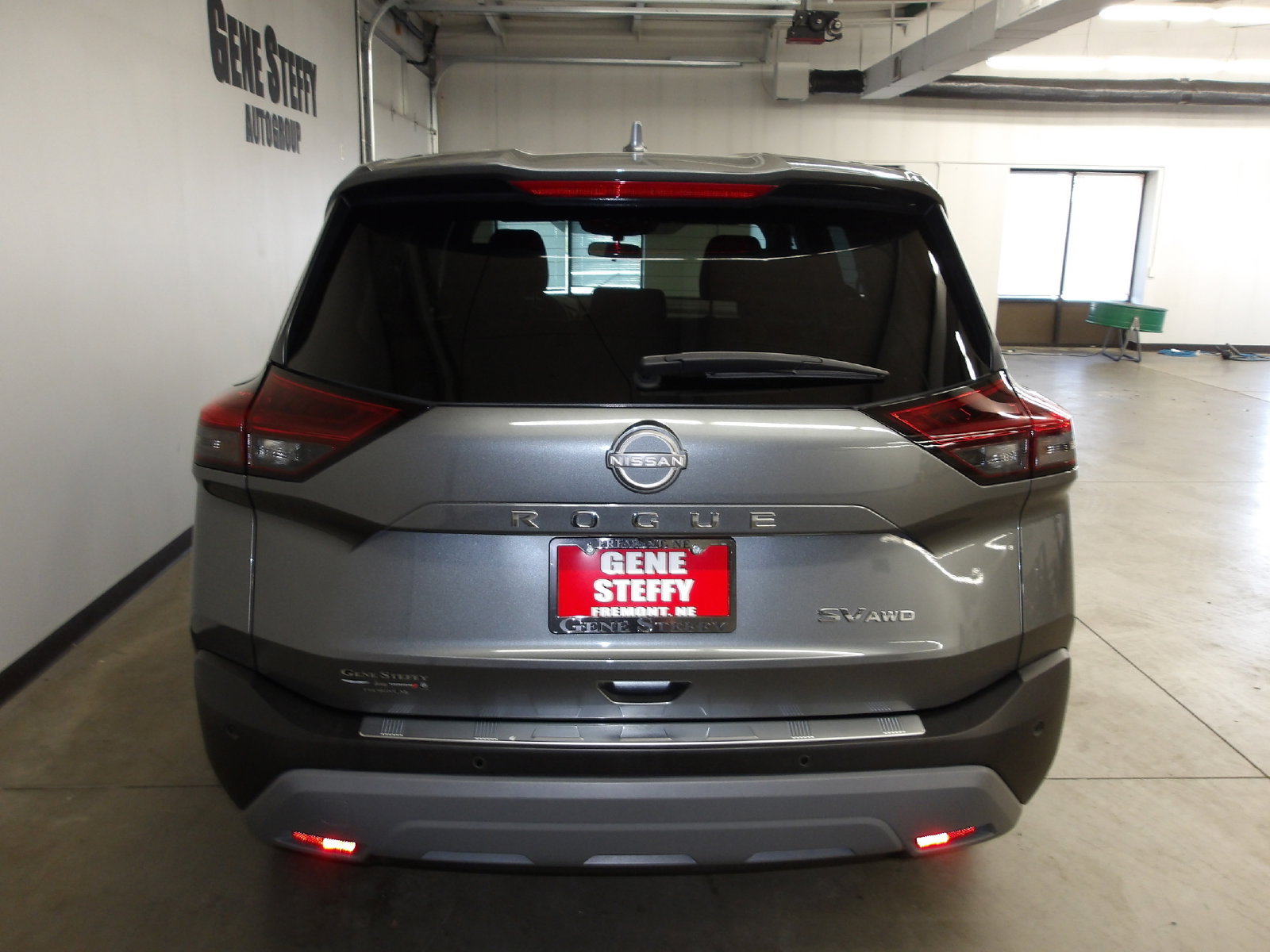 Used 2023 Nissan Rogue SV AWD/4WD image 7
