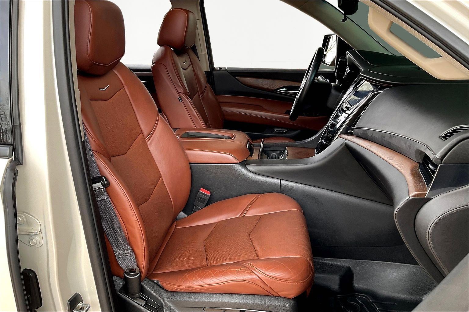 Used 2015 Cadillac Escalade ESV Premium image 30