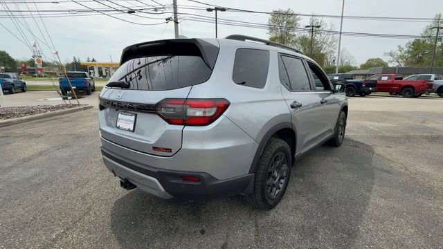 Used 2024 Honda Pilot TrailSport image 8