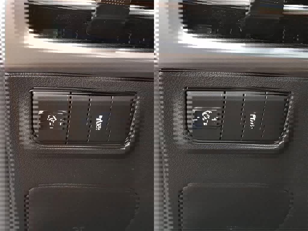 Certified 2025 Hyundai Tucson SE image 21