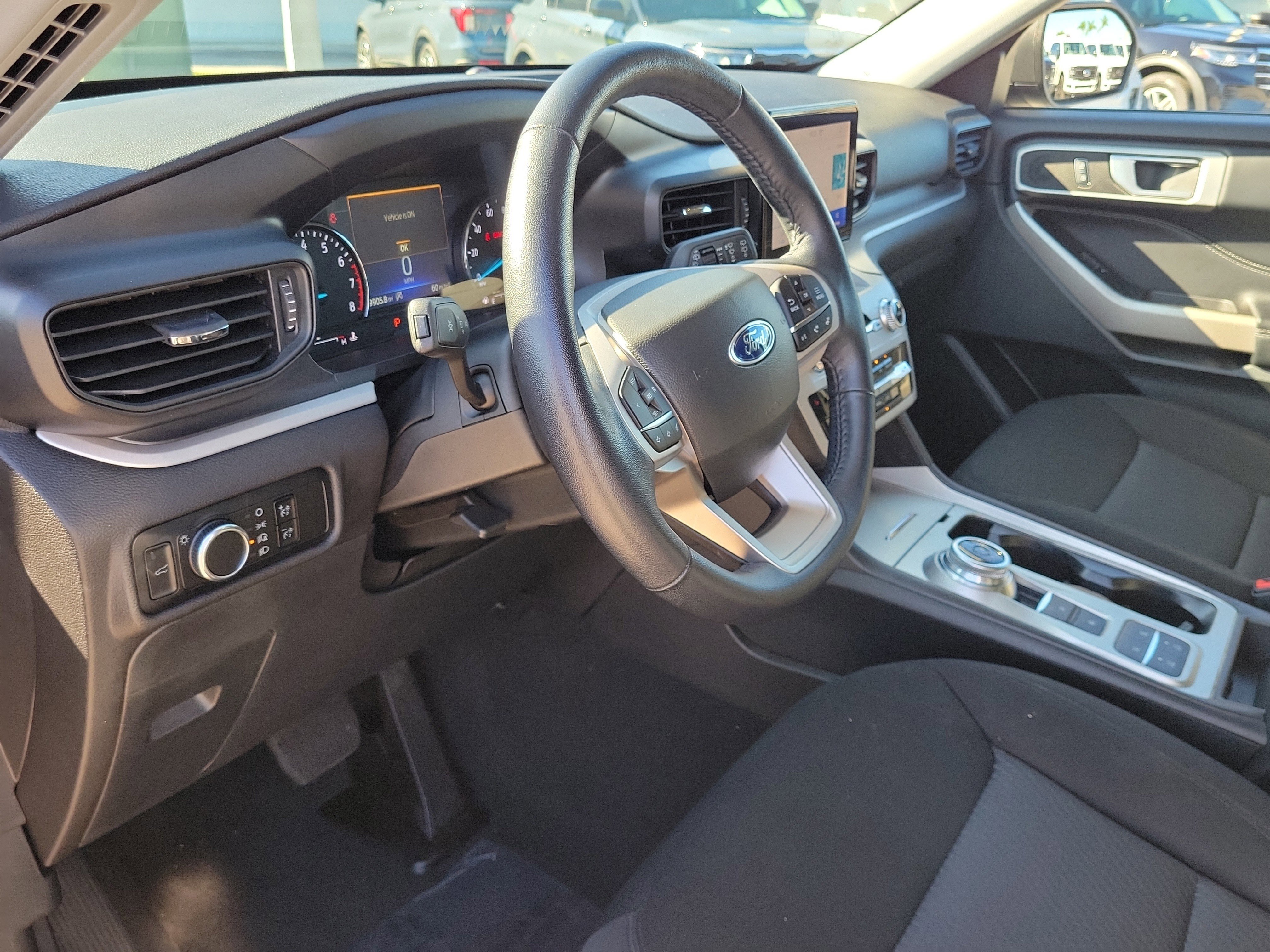 Used 2023 Ford Explorer XLT image 7