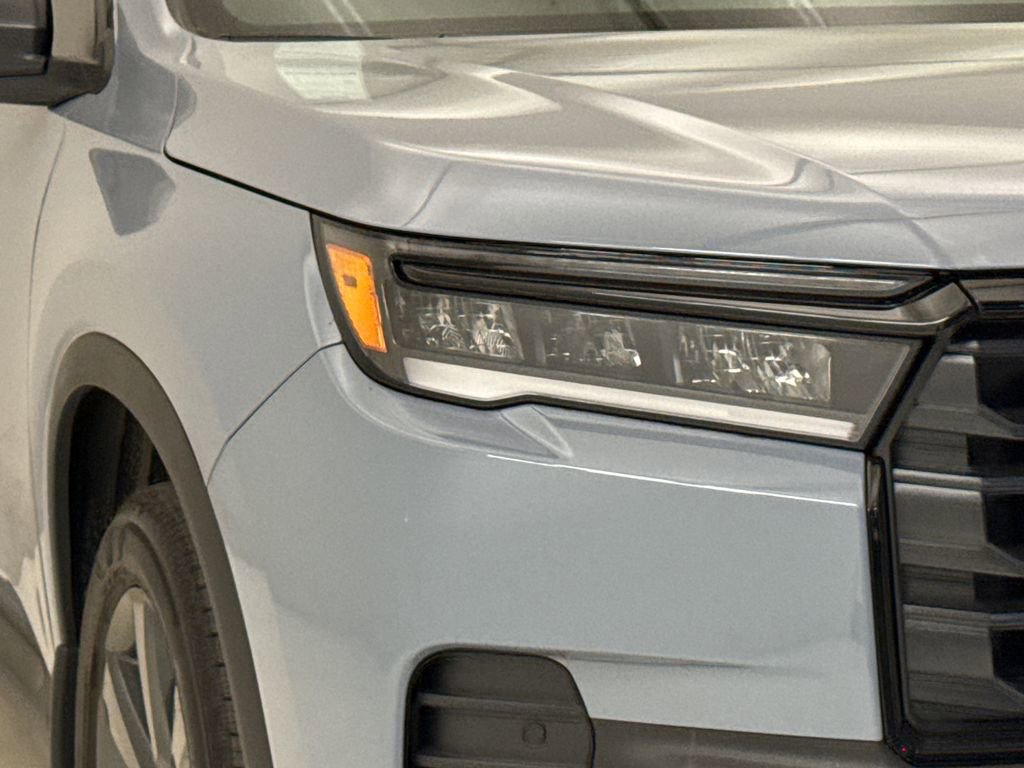New 2026 Honda Pilot Sport image 5
