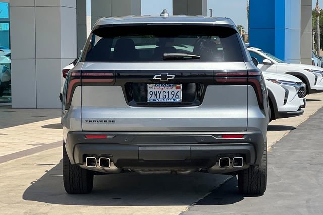 Used 2024 Chevrolet Traverse LS w/ Midnight/Sport Edition FWD image 5