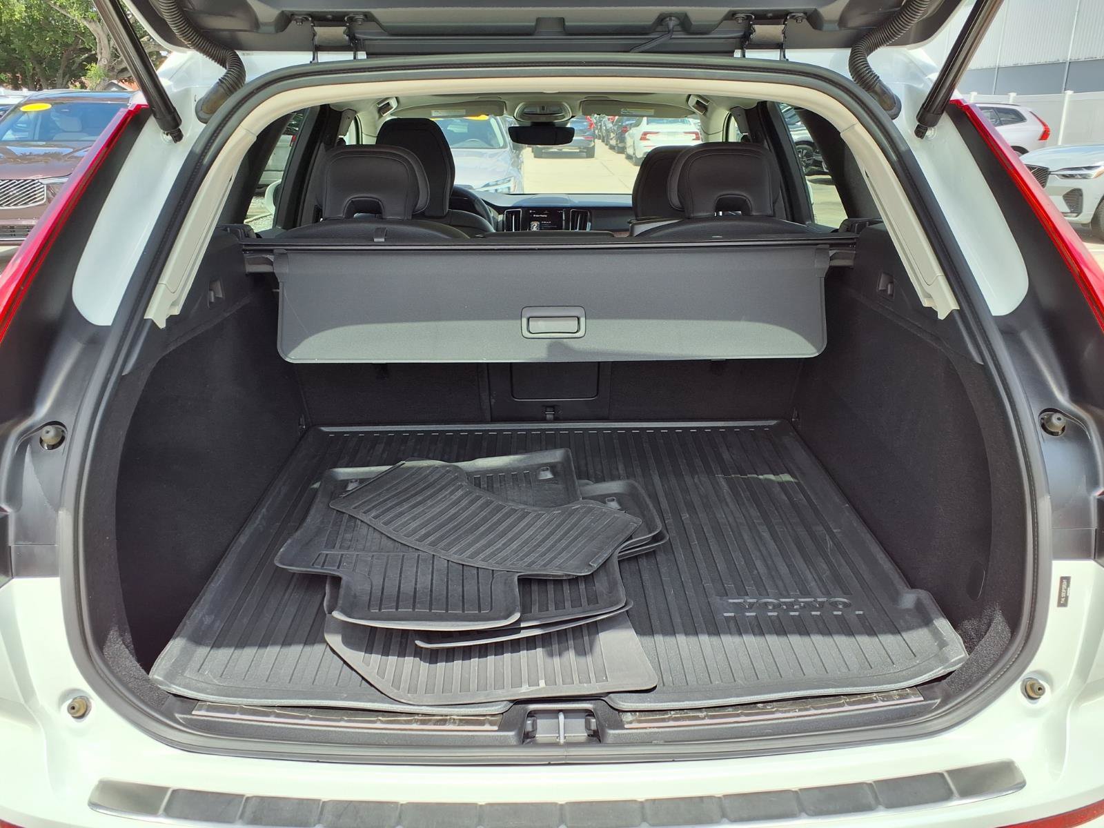 Certified 2023 Volvo XC60 B5 Plus w/ Protection Package Premier FWD image 18