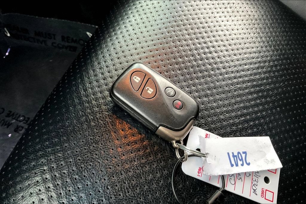 Used 2013 Lexus IS 250C w/ Luxury Pkg RWD image 29
