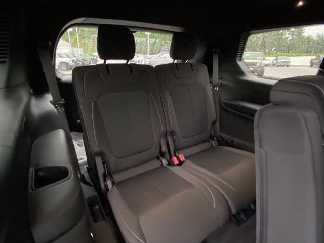 Used 2025 Jeep Grand Cherokee L Laredo AWD/4WD image 23