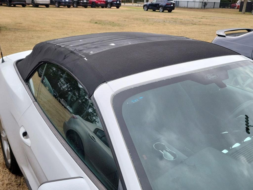 Used 2016 Ford Mustang Convertible image 11