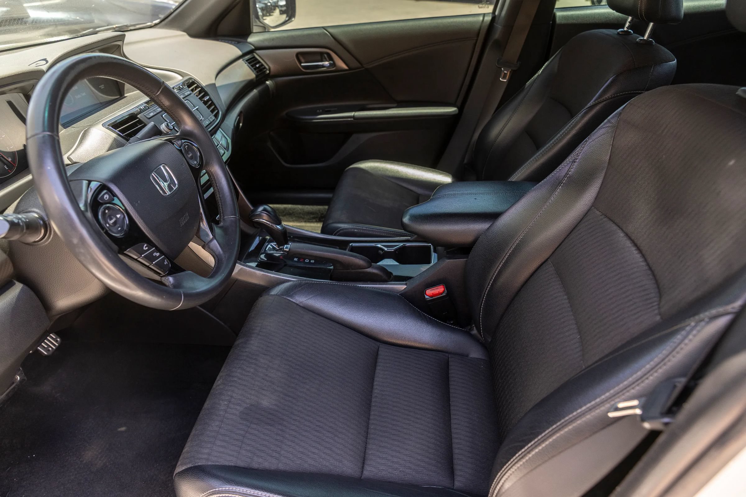 Used 2016 Honda Accord Sport image 19