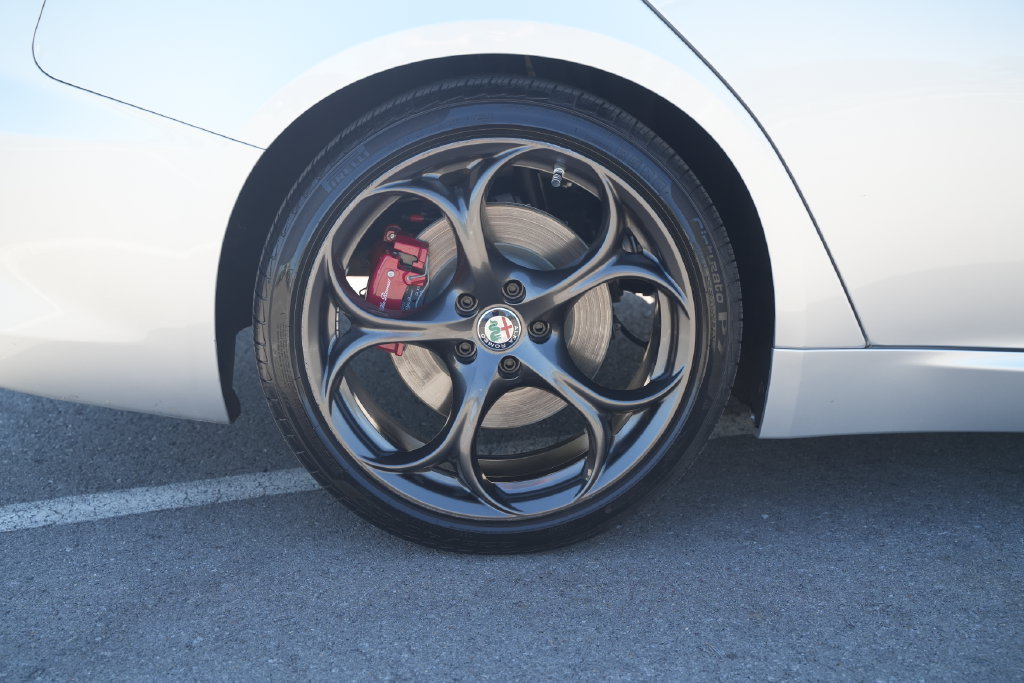 Used 2017 Alfa Romeo Giulia Ti w/ TI 19" Sport Package RWD image 48