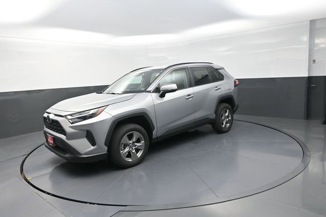 Used 2024 Toyota RAV4 XLE FWD image 39