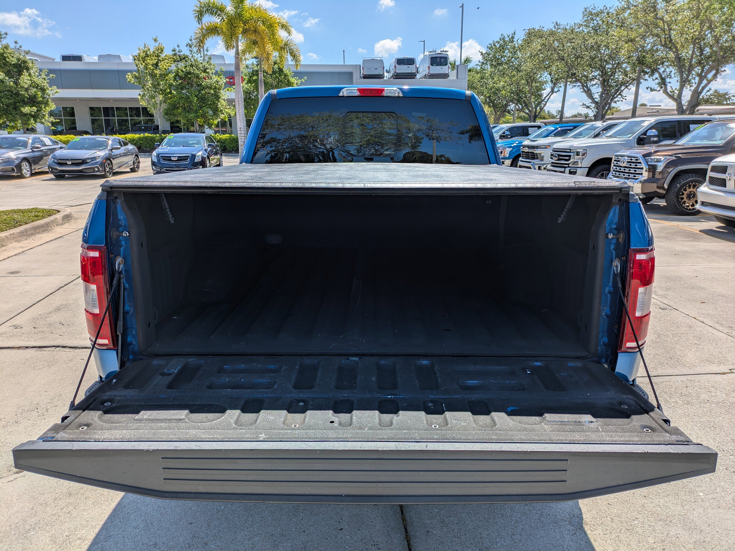 Used 2018 Ford F150 XLT w/ Equipment Group 302A Luxury AWD/4WD image 13