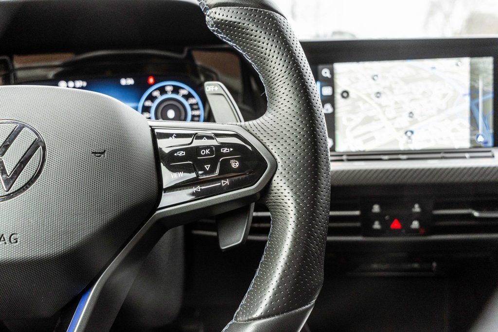 Used 2024 Volkswagen Golf R image 24