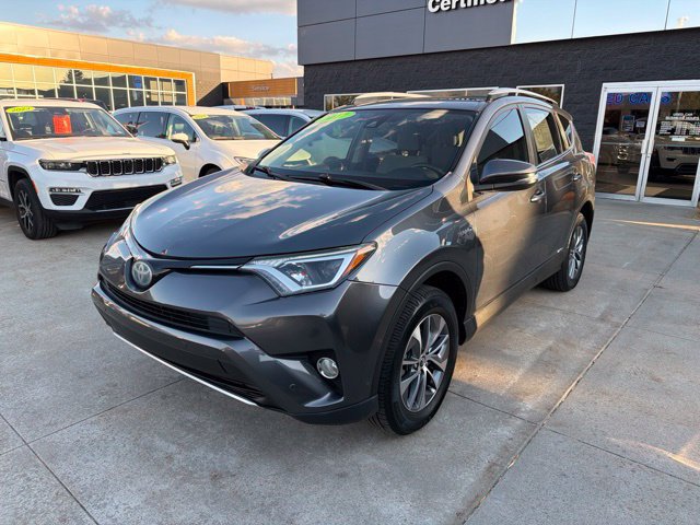 Used 2017 Toyota RAV4 XLE w/ Convenience Package AWD/4WD image 3