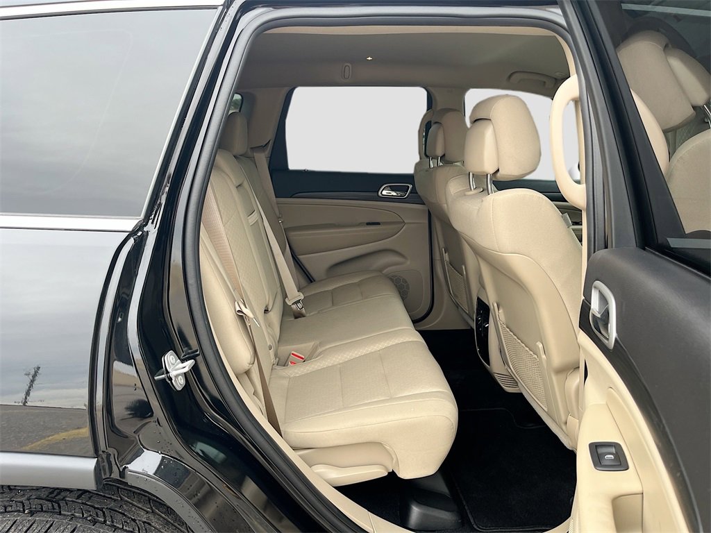 Used 2021 Jeep Grand Cherokee Laredo image 25