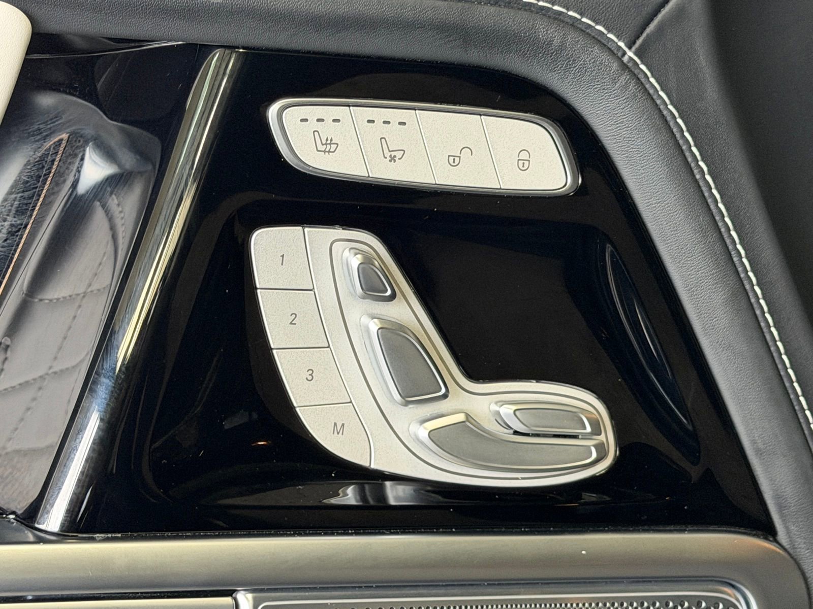 Certified 2025 Mercedes-Benz G 63 AMG 4MATIC image 15